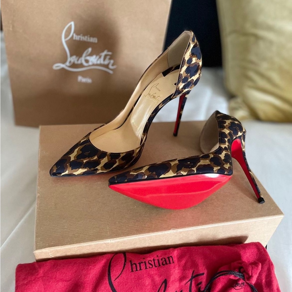 Christian Louboutin 100. Size 35 brand new 100% authentic.
